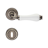 Dalia porcelain ivory Door Handles on r